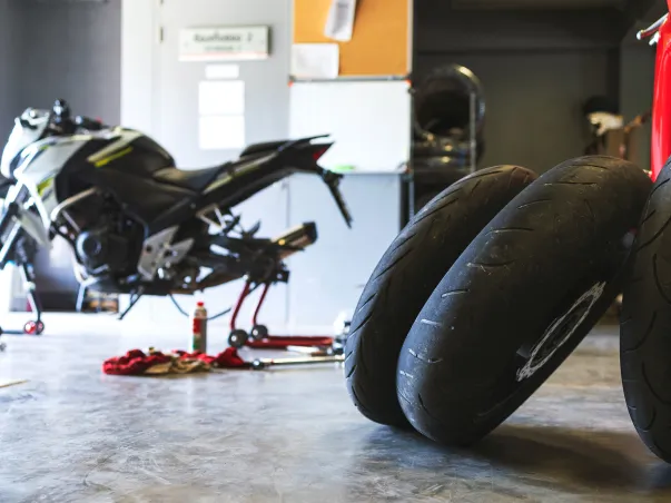 entretien et reparation moto à Suresnes près de Nanterre et Boulogne-Billancourt en Hauts-de-Seine 92