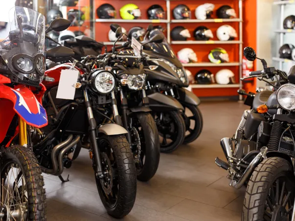 vente moto neuve à Suresnes près de Nanterre et Boulogne-Billancourt en Hauts-de-Seine 92