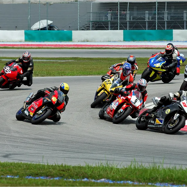 preparation moto competition à Suresnes près de Nanterre et de Boulogne-Billancourt en Hauts-de-Seine 92